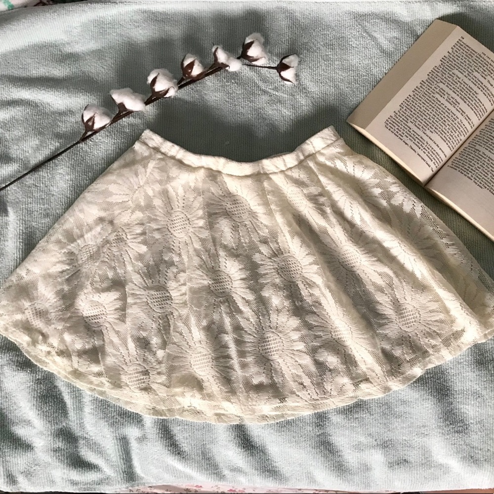 L.A. HEARTS floral white lace Pacsun skirt